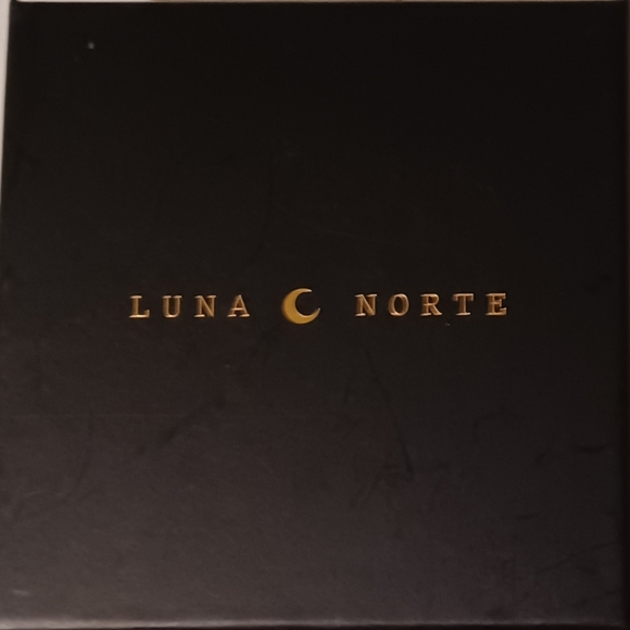 LUNA NORTE 14K GOLD PLATED 🌞 SUN CHARM W/ BLACK ONYX BEADS STRETCH BRACELET - Picture 8 of 8